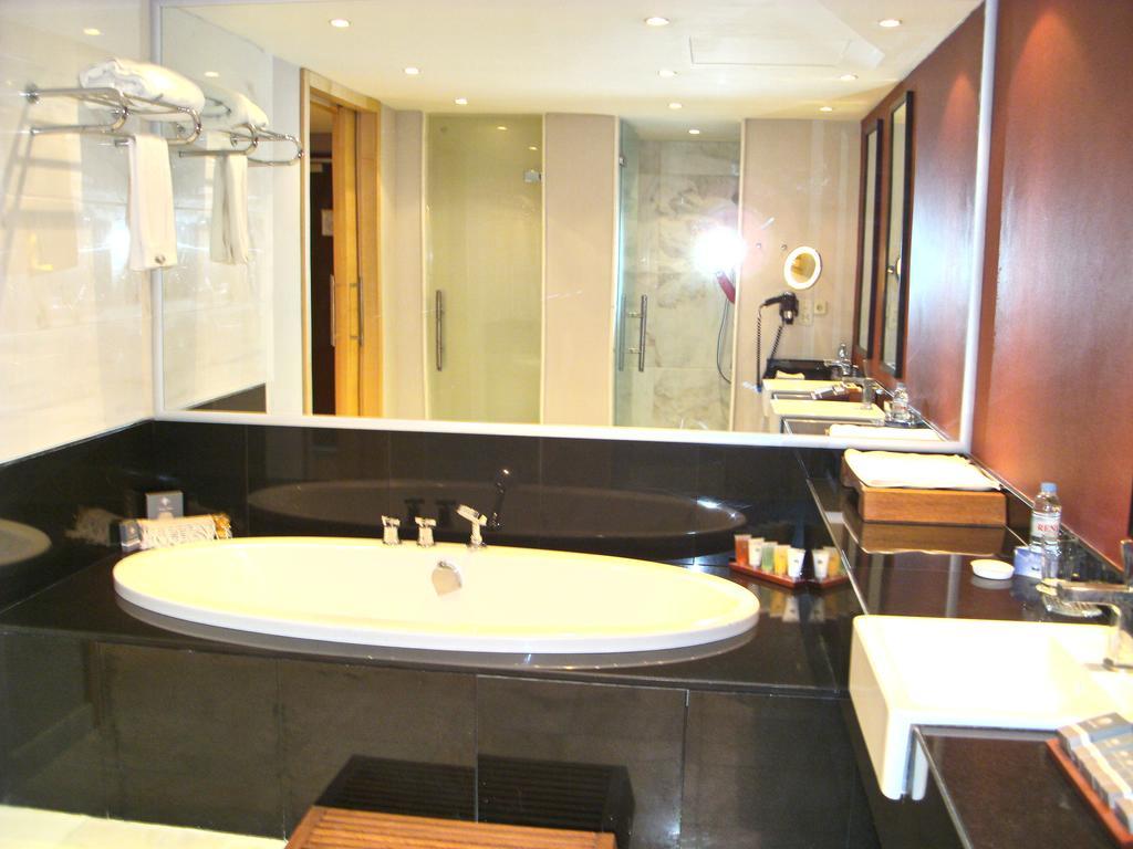 Hotel Grand Swiss Erbil Oda fotoğraf