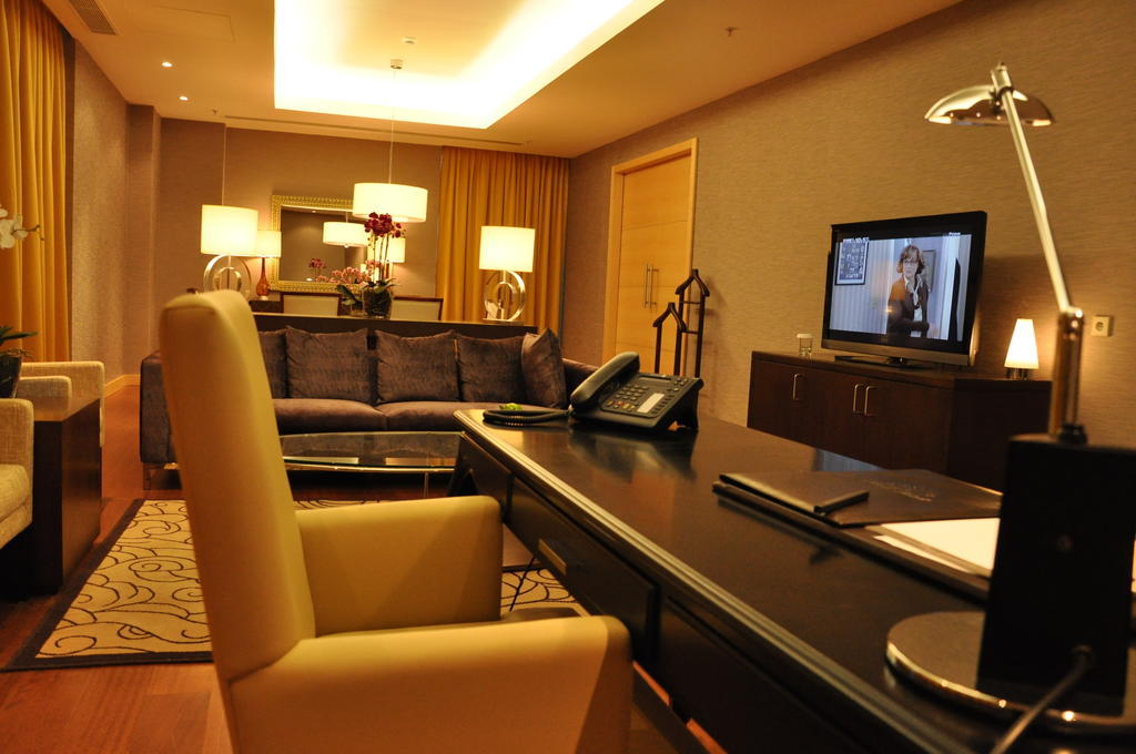 Hotel Grand Swiss Erbil Oda fotoğraf